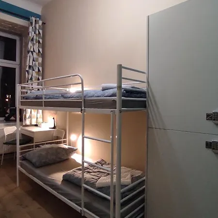 Hostal Girls Only
