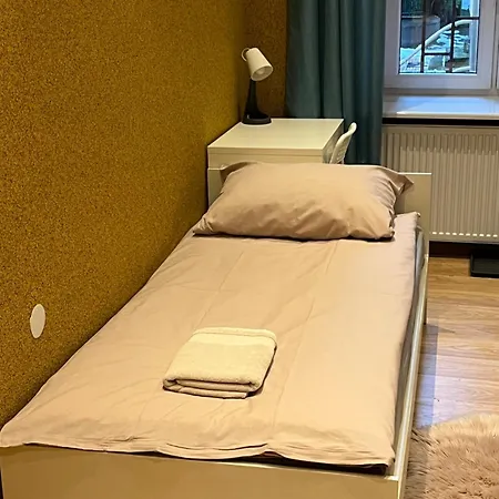 Girls Only Hostal