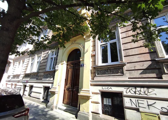 Girls Only بيت شباب *