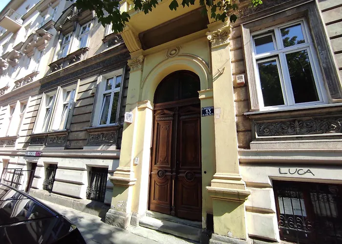 بيت شباب Girls Only