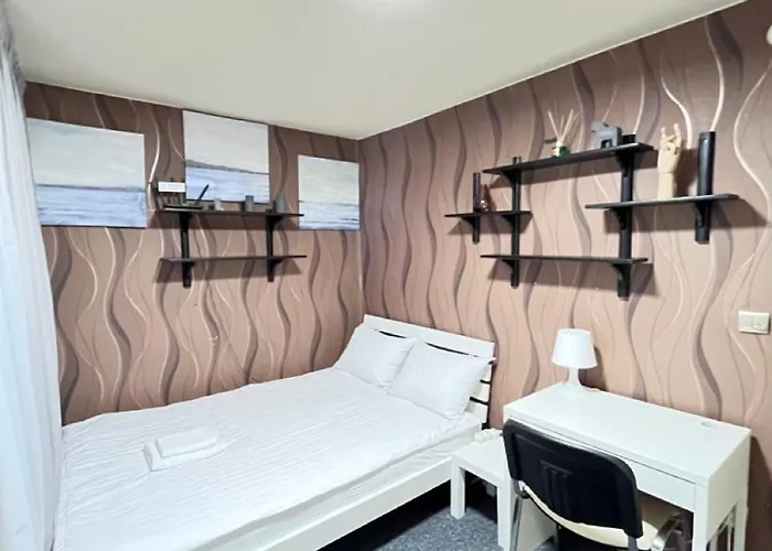 بيت شباب Girls Only