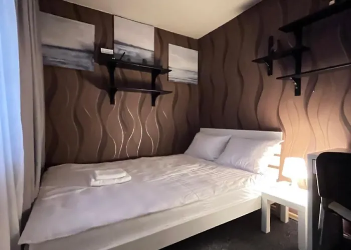 Girls Only كراكوفيا