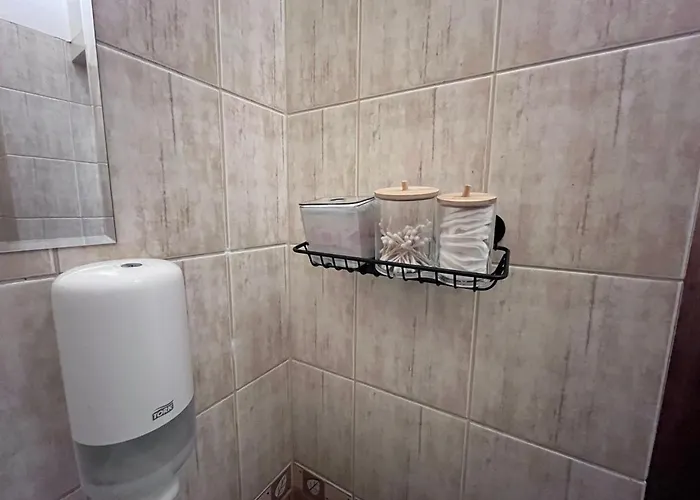 Girls Only بيت شباب