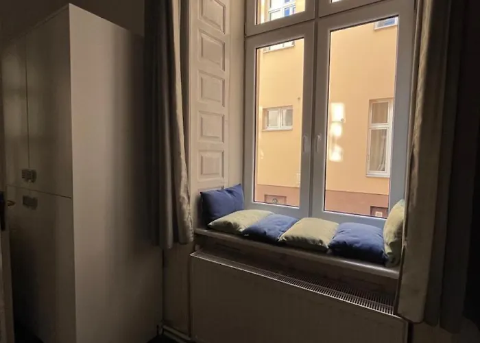 Girls Only بيت شباب