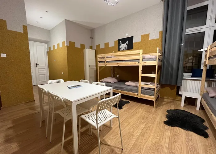 بيت شباب Girls Only *