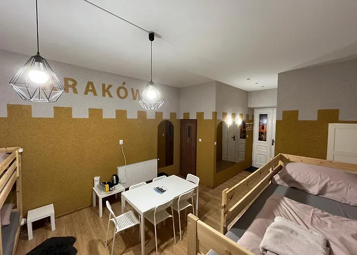 Girls Only 호스텔